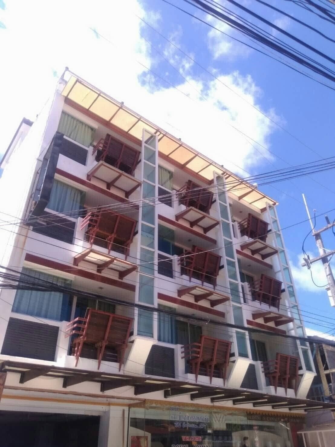 Отель Kamala 555 3*